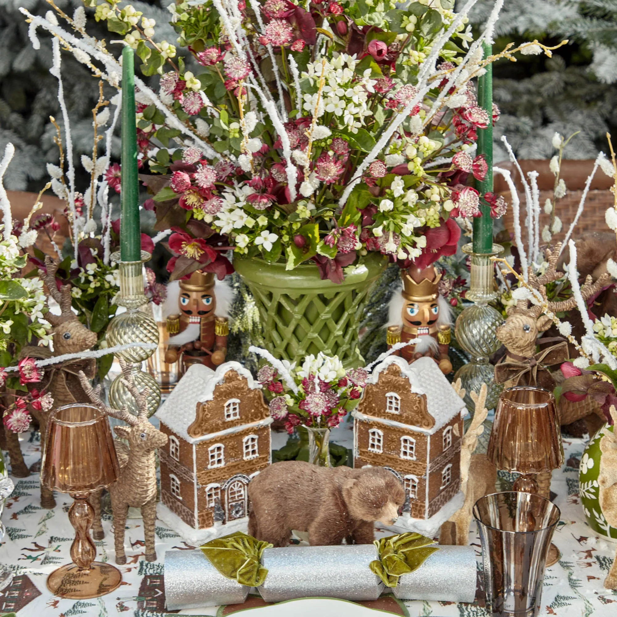 Alpine Chalet Decoration Set