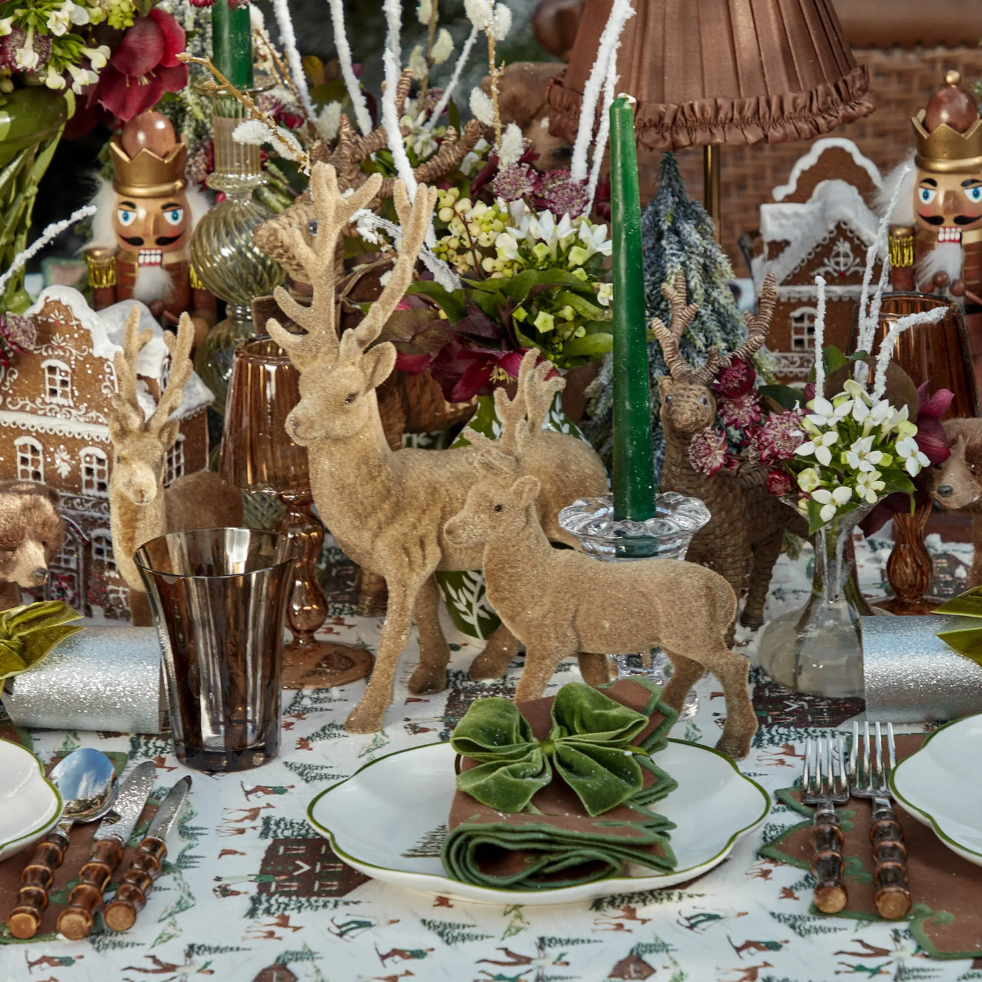Alpine Chalet Decoration Set