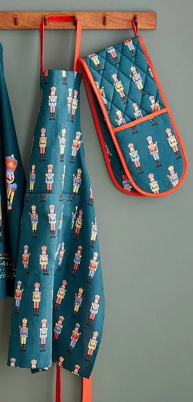 CATHERINE LANSFIELD <BR>
Nutcracker Double Oven Gloves <BR>
Green with red trim <BR>