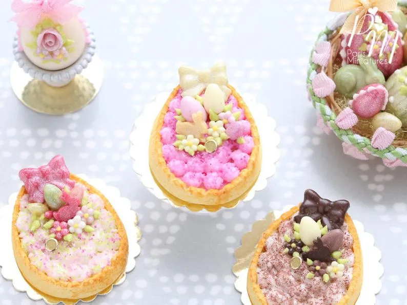 White Chocolate Cream Tarte – Egg-Shaped decorated with Easter Eggs, Bunny, Blossoms